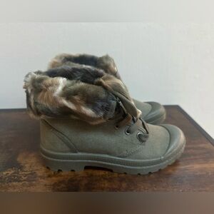 NWT Rocket Dog Faux Fur Lined Boots